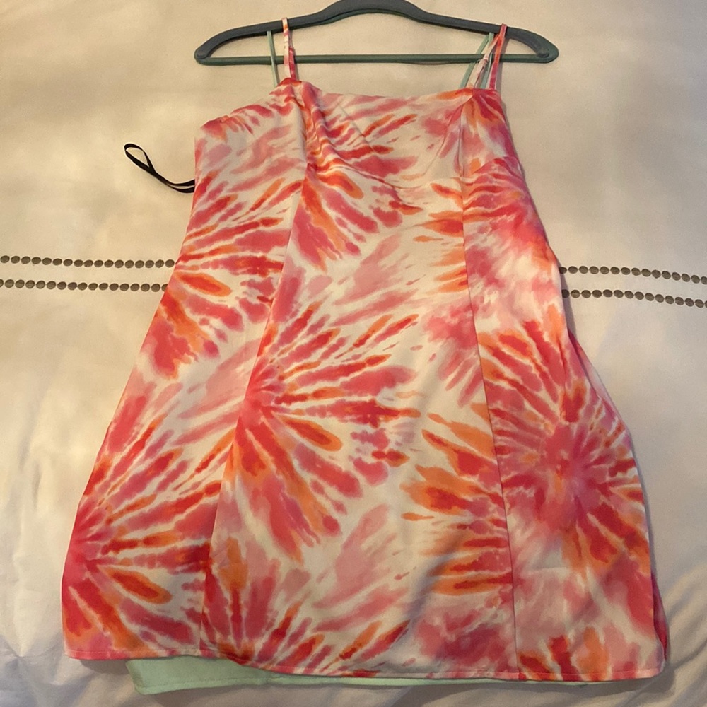 Tie-dye mini dress 💗🧡